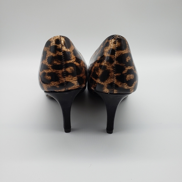 Leopard Pleather Pin Up High Heels - Picture 3 of 4